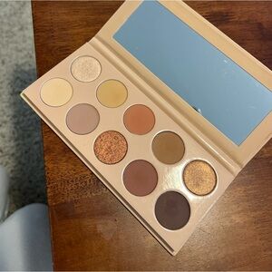 KKW Beauty Eyeshadow Palette Classic